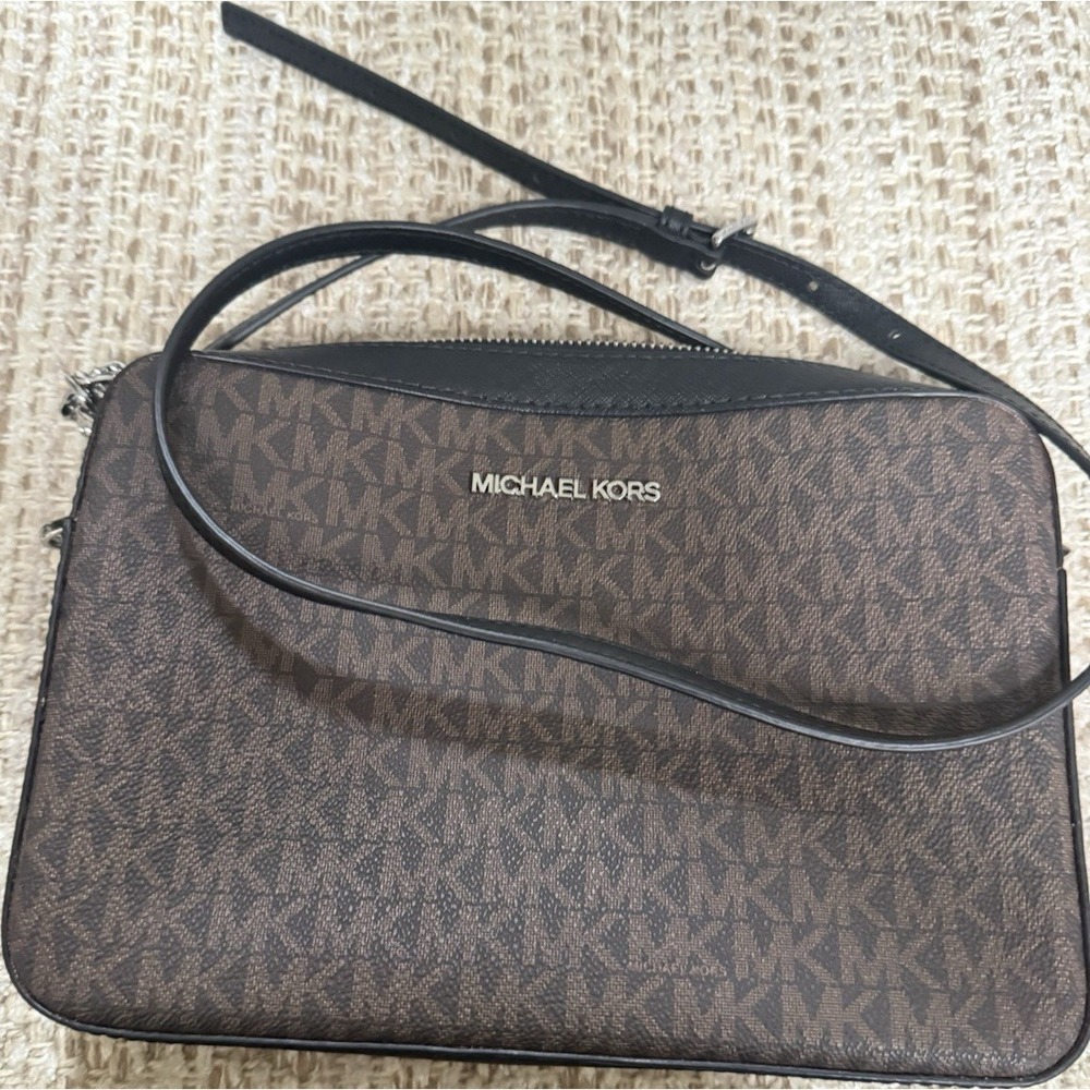 Michaelโ Kors Brown Logo Crossbody Bag Zip, Chain Strap, Adjustable, Silver